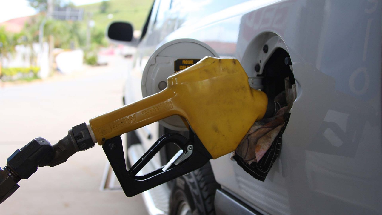 Preço médio da gasolina cai 10,93% em agosto